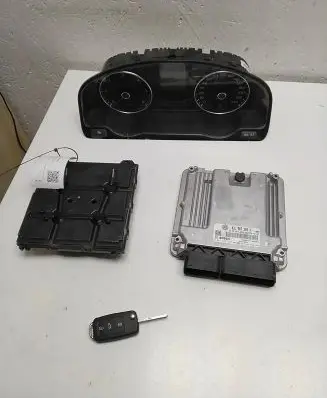 Volkswagen Multivan T5 Engine ECU kit and lock set 03L907309K 0281016272 7H0937086H