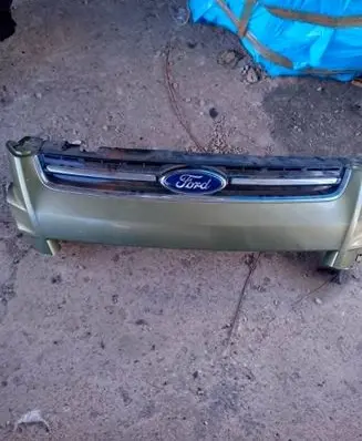 Ford Kuga II Front bumper upper radiator grill