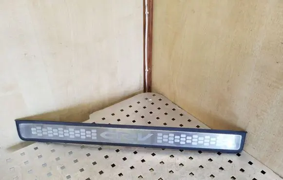 Honda CR-V Front sill trim cover 84252SWAA012M1