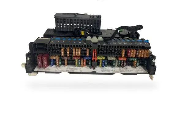 BMW 3 E46 Fuse module 8364542 8387153 8364540