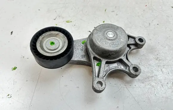 BMW 4 F32 F33 Generator/alternator belt tensioner E0813A111370D