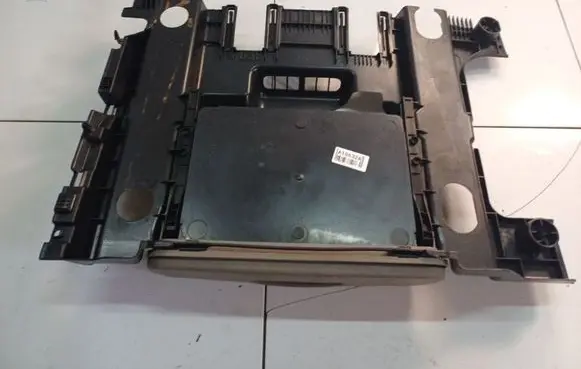 Glove box