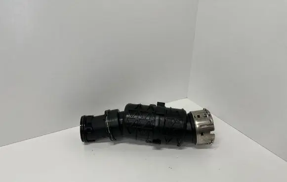 Volvo XC90 Intercooler hose/pipe 32283517