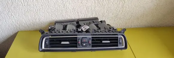 BMW 7 F01 F02 F03 F04 Dash center air vent grill 9115859 64229115859