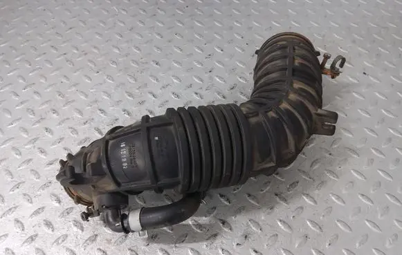 Engine coolant pipe/hose