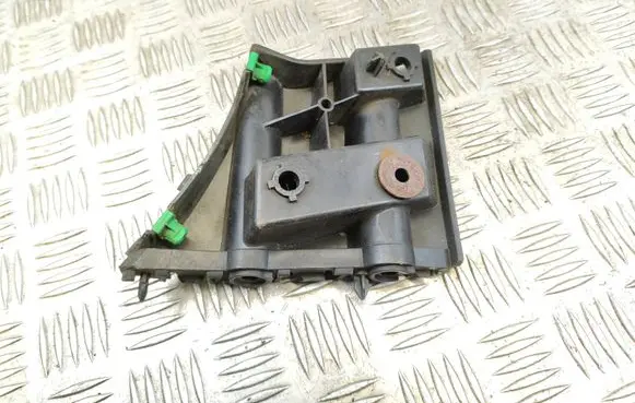 Volvo V40 Front bumper mounting bracket 31395102