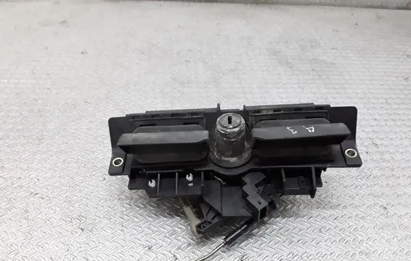Audi A6 S6 C5 4B Tailgate/trunk/boot exterior handle 4B0827565H 8D9827565H