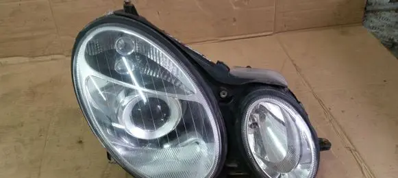 Mercedes-Benz E W211 Headlight/headlamp A211