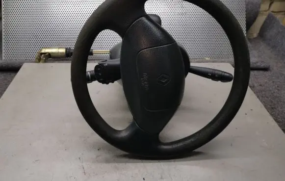 Steering wheel axle set