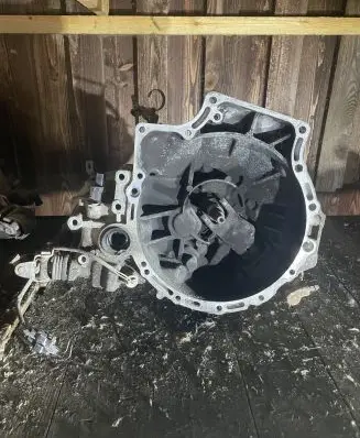 Mazda 323 Manual 5 speed gearbox F5D2