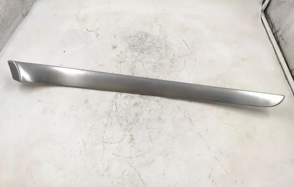 Audi A4 S4 B7 8E 8H Front door trim bar 8E0867410