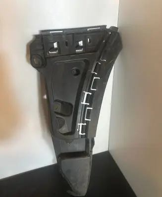 Volvo XC90 Front bumper mounting bracket 08620563