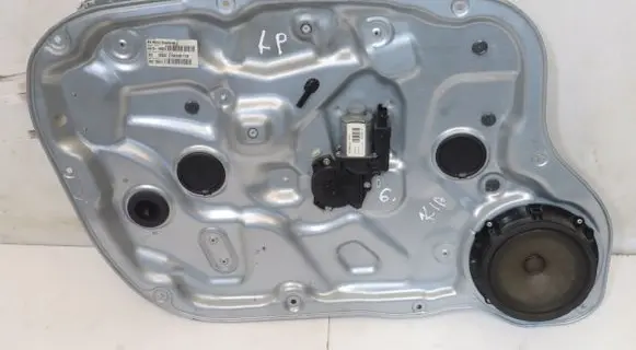 KIA Ceed Front window lifting mechanism without motor 824701H020