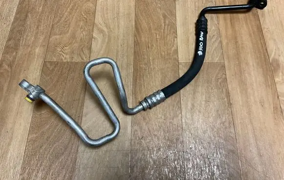 BMW 5 E39 Air conditioning (A/C) pipe/hose 8379717