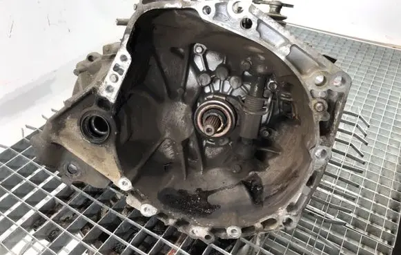 Manual 5 speed gearbox
