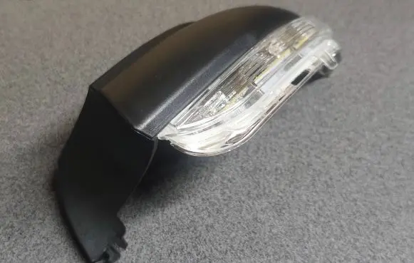Volkswagen Touran I Front door wing mirror part 5K0949102