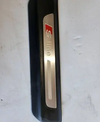 Audi Q7 4M Rear sill trim cover 4M0853376B