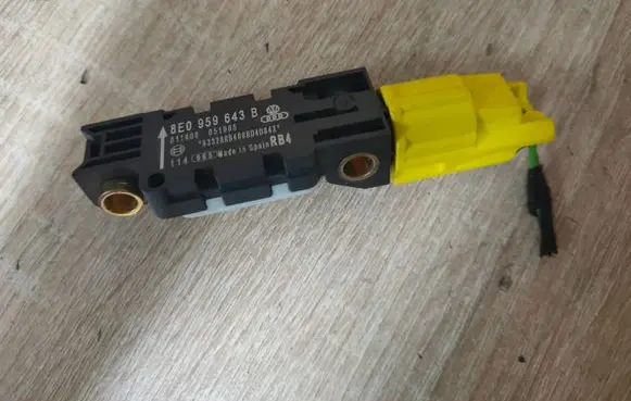 Audi A4 S4 B7 8E 8H Airbag deployment crash/impact sensor 8E0959643B