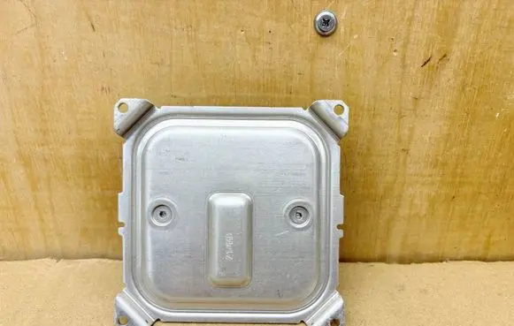 Renault Clio V LED ballast control module 260556623R A2C90665803
