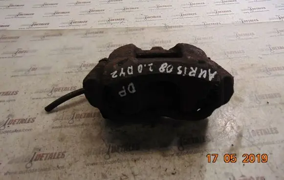 Toyota Auris 150 Front brake caliper