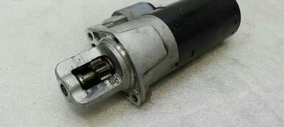 Mercedes-Benz E W238 Starter motor A6429061100