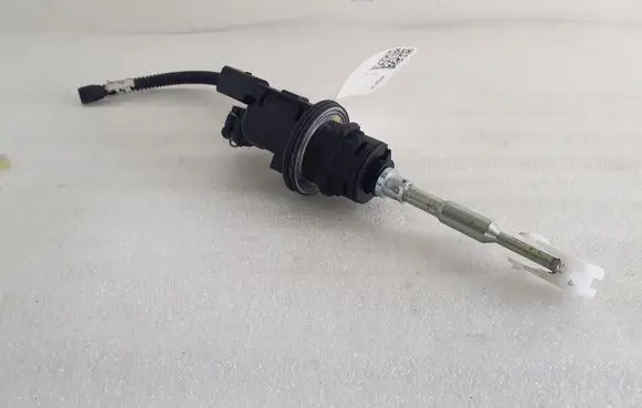 Clutch slave cylinder