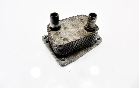 Ford Mondeo Mk III Engine oil radiator 8350702600