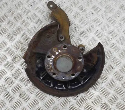 Rear wheel hub