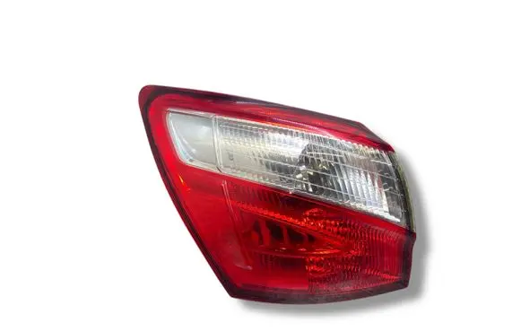 Nissan Qashqai Rear/tail lights 89503174