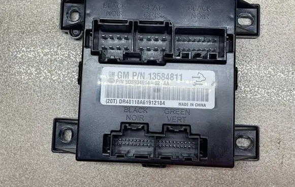 Opel Insignia A Seat control module 13584811