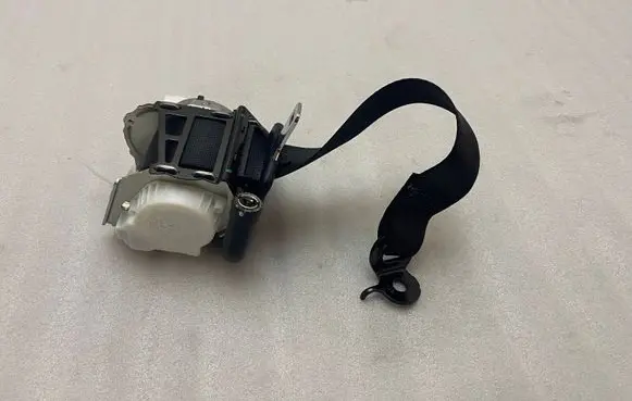 BMW X4 G02 Rear seatbelt 7469998