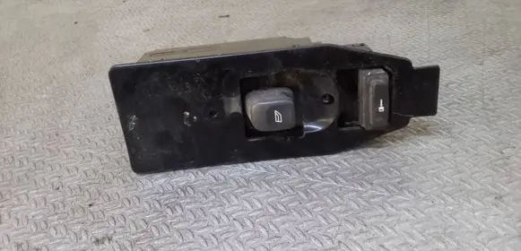Volvo S60 Electric window control switch 30658117