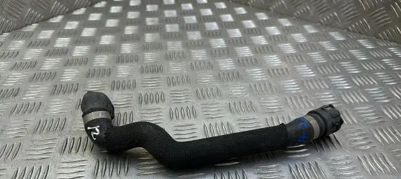 Mercedes-Benz C W205 Engine coolant pipe/hose