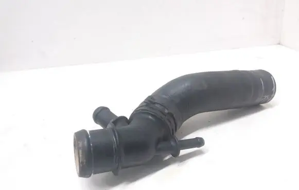 Volkswagen Golf IV Engine coolant pipe/hose