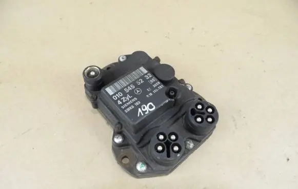 Mercedes-Benz 190 W201 Ignition amplifier control unit 0105455232 5WK6183 R18140TR1