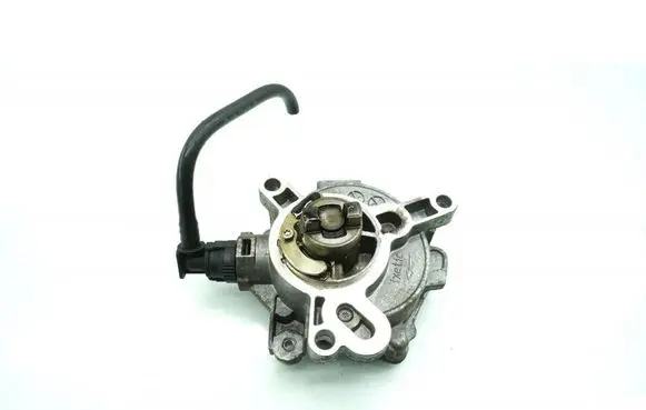 Volvo V40 Vacuum pump 31316688