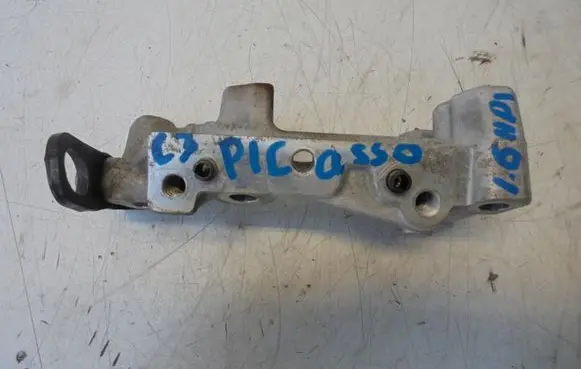 Citroen C3 Engine mounting bracket