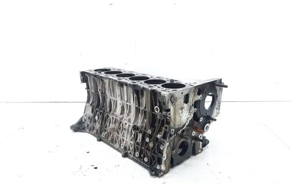 BMW 7 E65 E66 Engine block 7792821 306D3