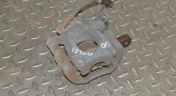 Nissan X-Trail T32 Rear brake caliper