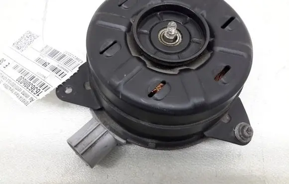 Toyota Yaris Radiator cooling fan shroud 163630H030