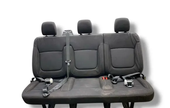Renault Trafic III (X82) Second row seats 