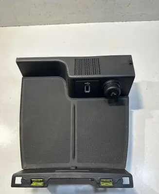 Ford Focus USB socket connector JX7BA048W42A