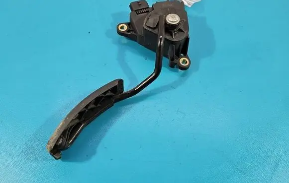 Renault Megane II Accelerator throttle pedal 8200153270 IMPRK1611366