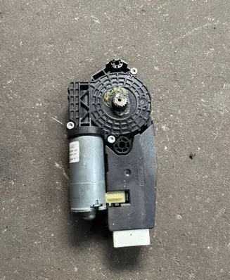 Mercedes-Benz C W205 Sunroof motor/actuator 0390200100