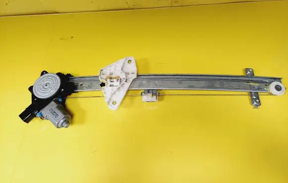 Subaru Impreza IV Front door window regulator with motor