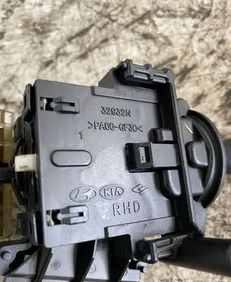 KIA Rio Wiper turn signal indicator stalk/switch