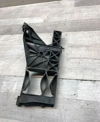 Audi A6 S6 C7 4G Headlight/headlamp mounting bracket 4G0805607