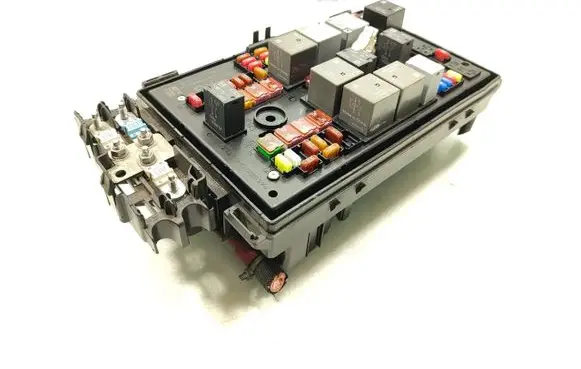 Opel Astra J Fuse module 13449210 1110224AB