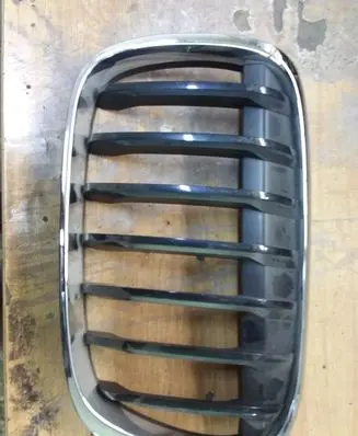 BMW X1 F48 F49 Front bumper upper radiator grill 7354823