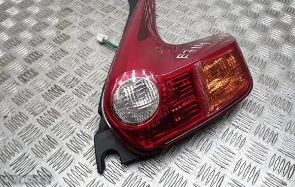 Nissan Juke I F15 Rear/tail lights T003